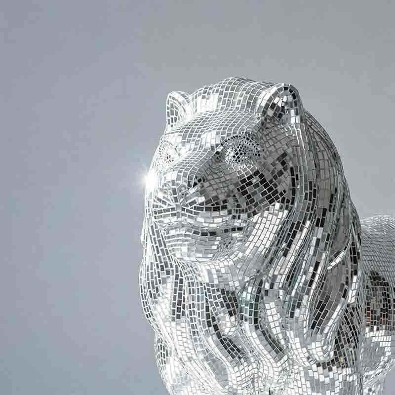 Luxury Mirror Mosaic Art Walking Lion Handcrafted Fiberglass Lion Statue For Hotels