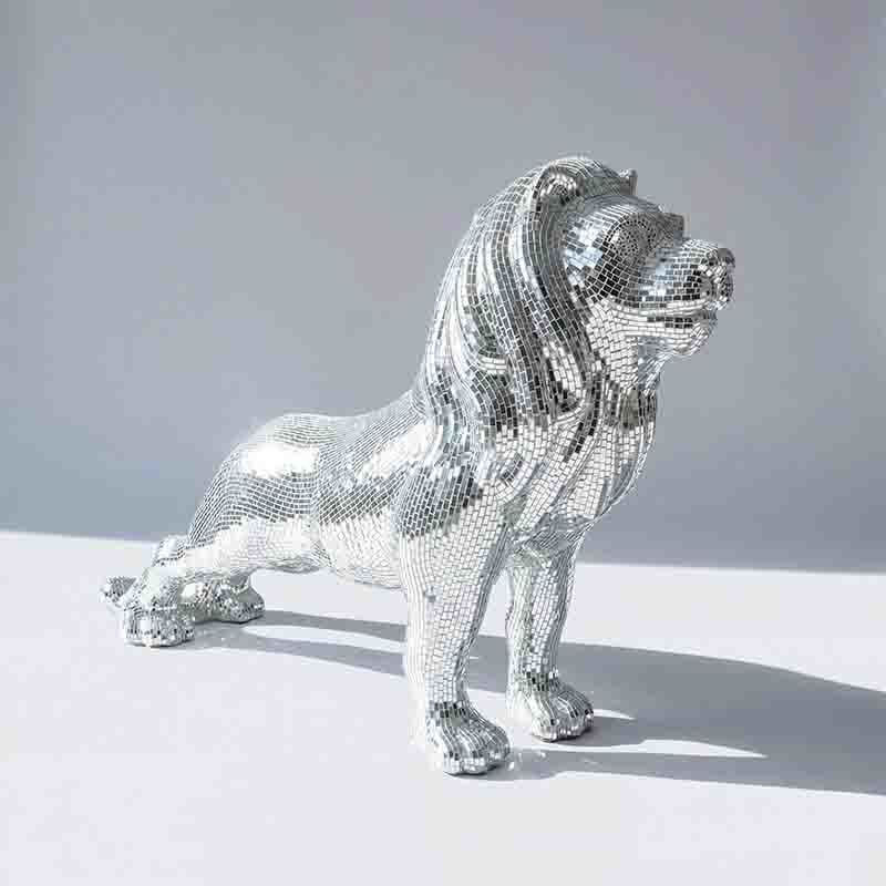 Luxury Mirror Mosaic Art Walking Lion Handcrafted Fiberglass Lion Statue For Hotels