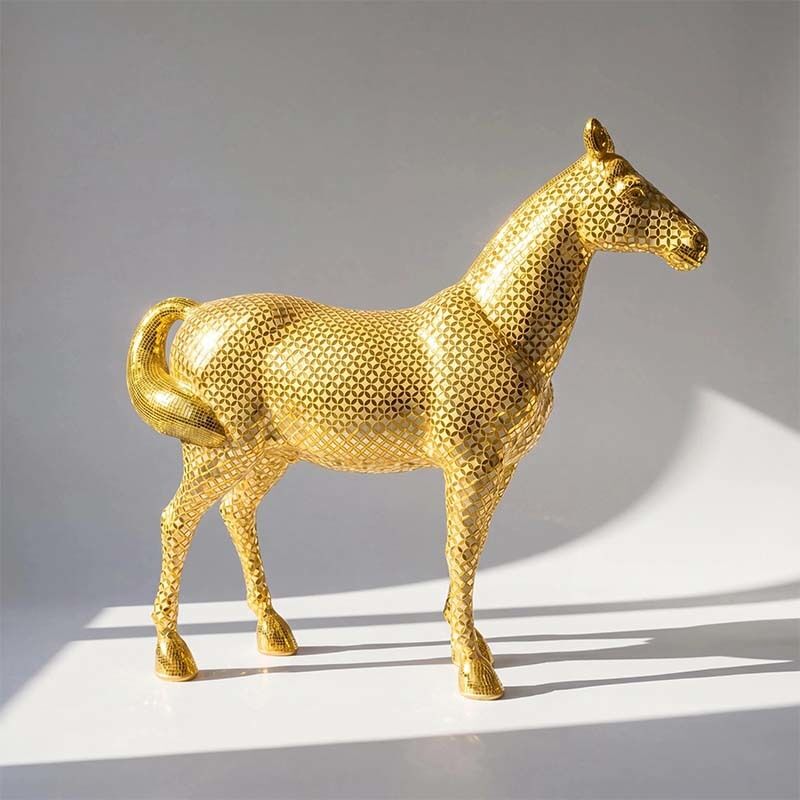 232 X 61 X 206cm Horse Sculpture Copper Coin Floor Standing Fiberglass Horse Statue