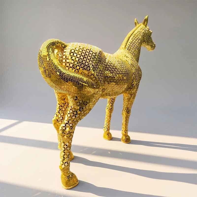 232 X 61 X 206cm Horse Sculpture Copper Coin Floor Standing Fiberglass Horse Statue